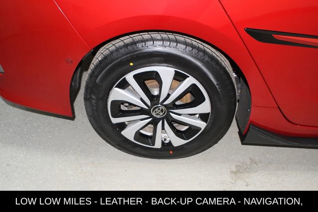 Used 2017 Toyota Prius Prime Advanced w/ Carpet Mat Package image 5