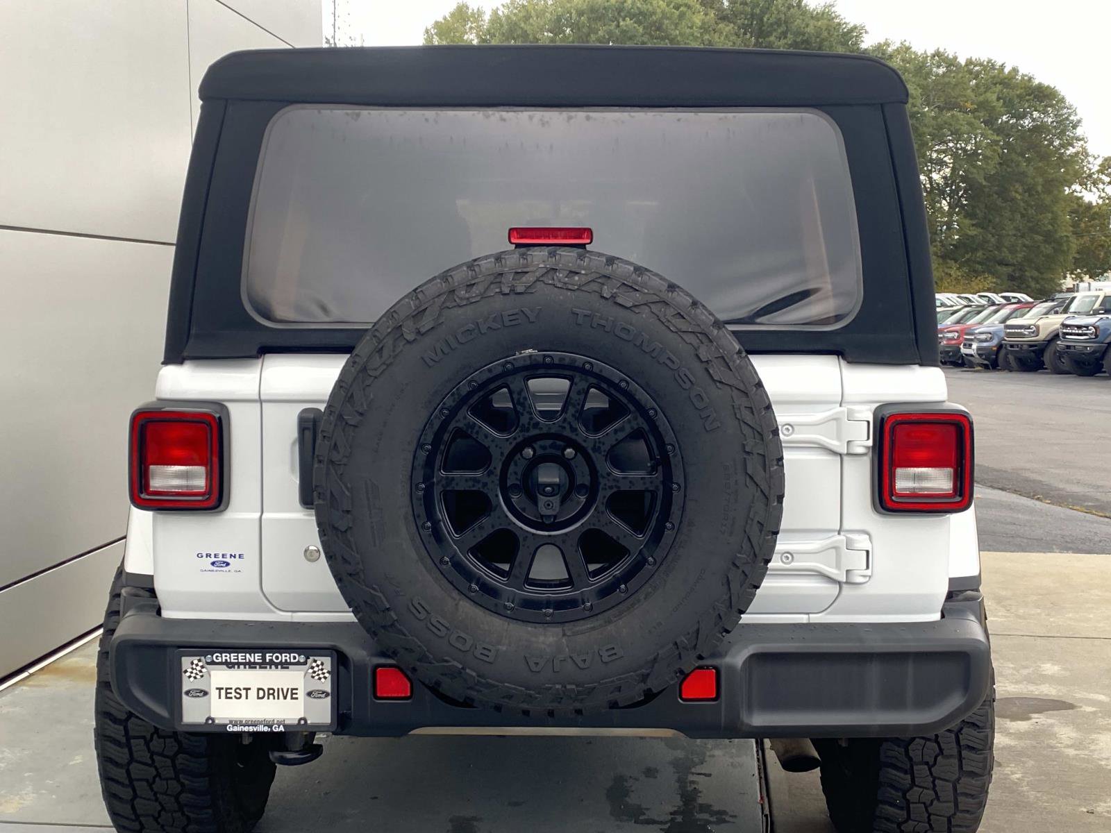 Used 2020 Jeep Wrangler Unlimited Sahara image 5