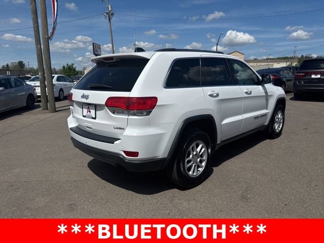 Used 2019 Jeep Grand Cherokee Laredo AWD/4WD image 3