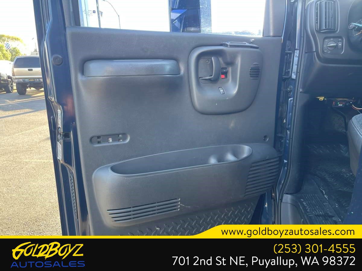 Used 2005 Chevrolet Kodiak C4500 2WD Crew Cab image 9