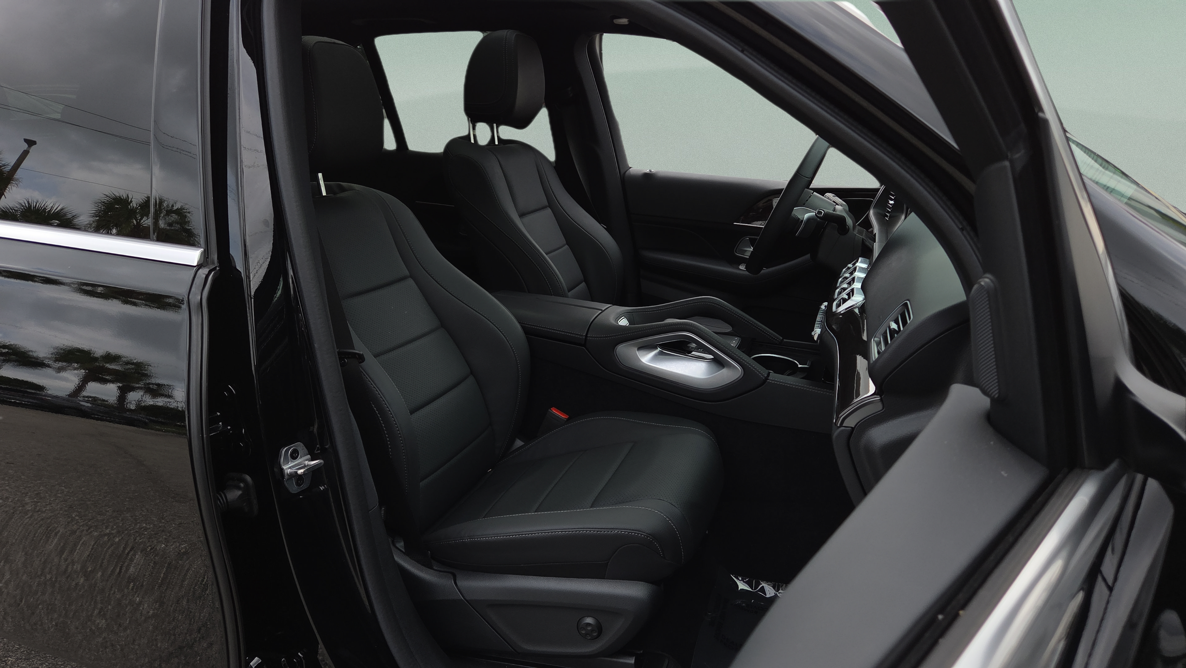 Used 2025 Mercedes-Benz GLE 450e 4MATIC image 17