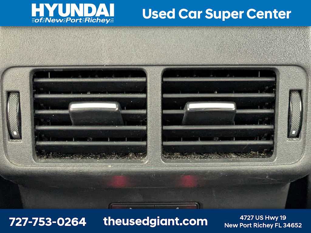 Used 2020 Land Rover Range Rover Velar R-Dynamic S image 19