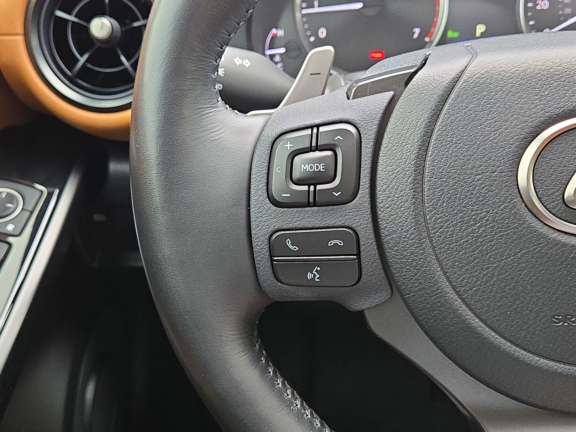 Used 2023 Lexus IS 300 w/ Comfort Package image 21