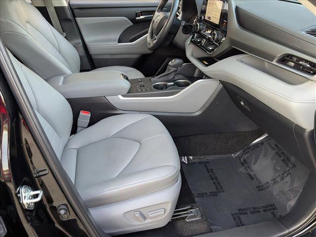 Used 2023 Toyota Highlander XLE image 24