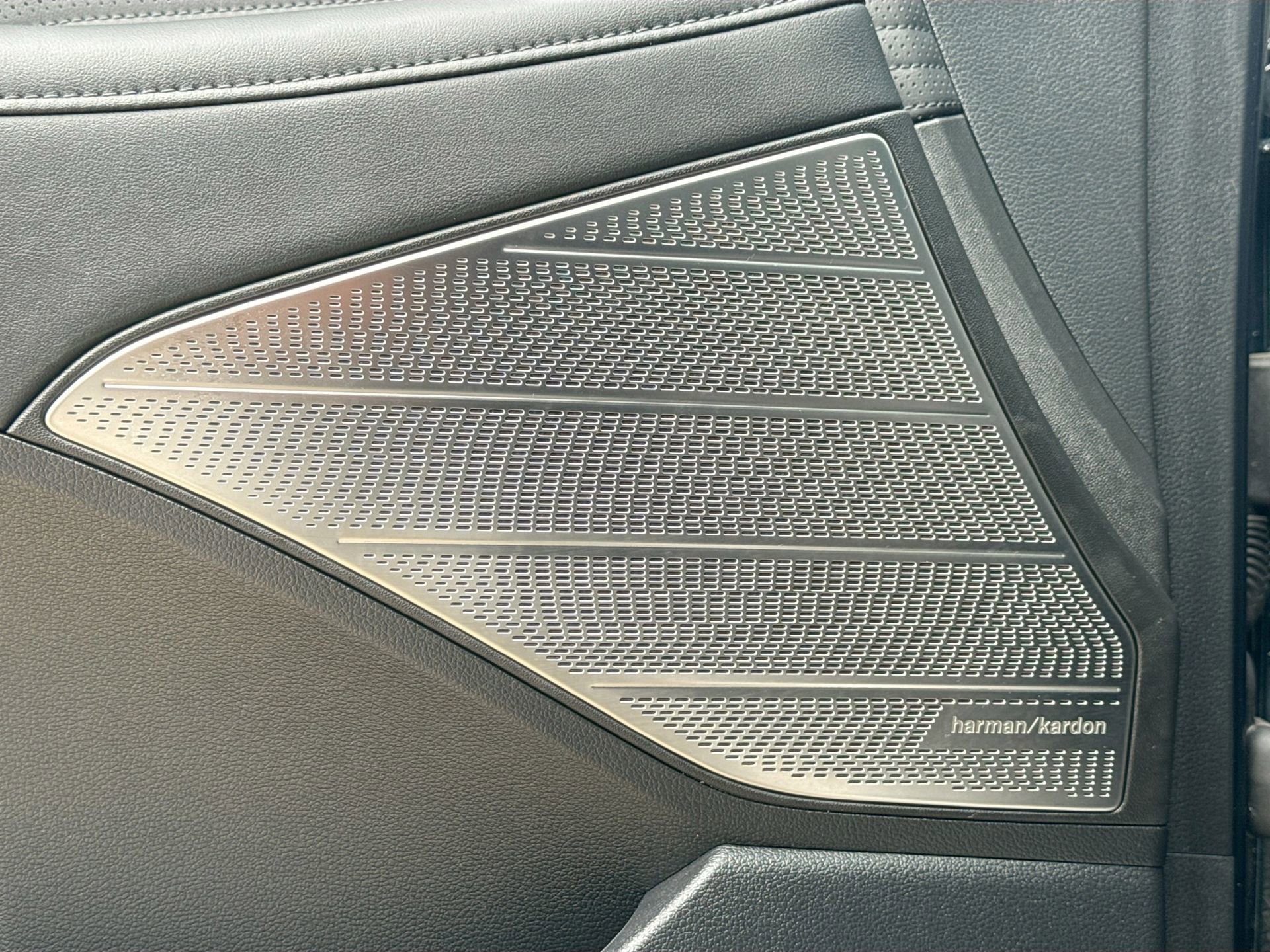 Used 2024 Hyundai Palisade Calligraphy image 20