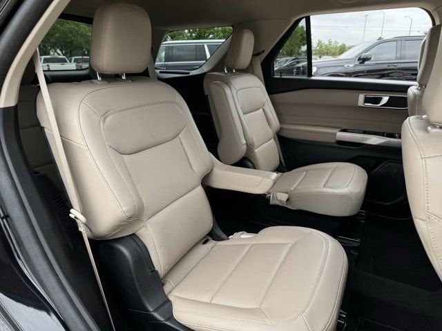 Used 2022 Ford Explorer XLT w/ Equipment Group 202A RWD image 33