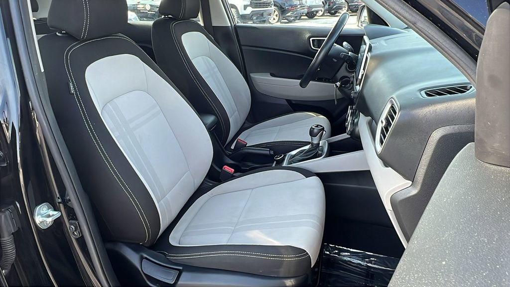 Used 2023 Hyundai Venue SEL image 10