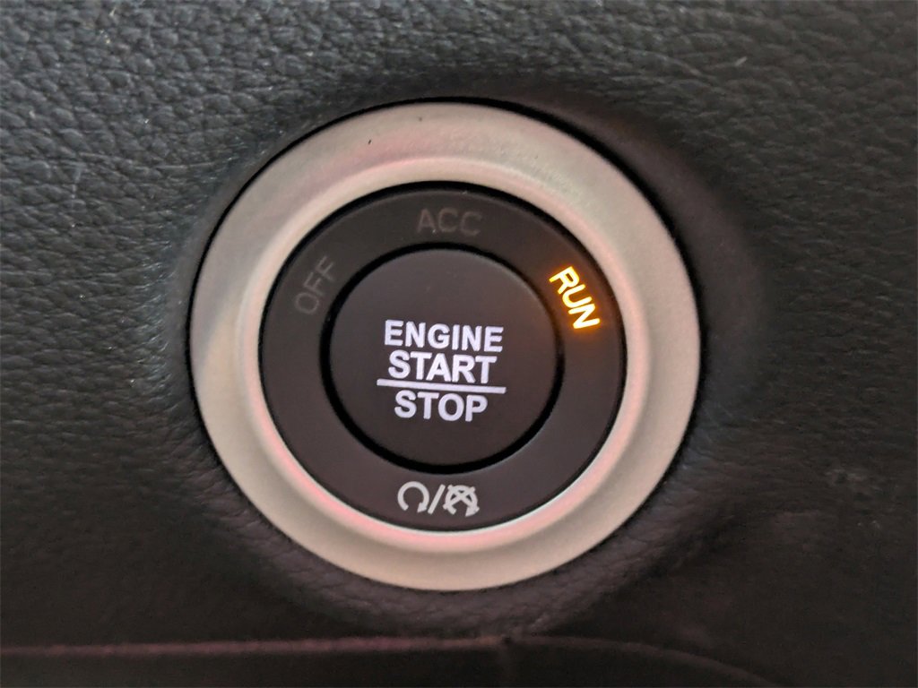 New 2026 Chrysler Pacifica Select image 30