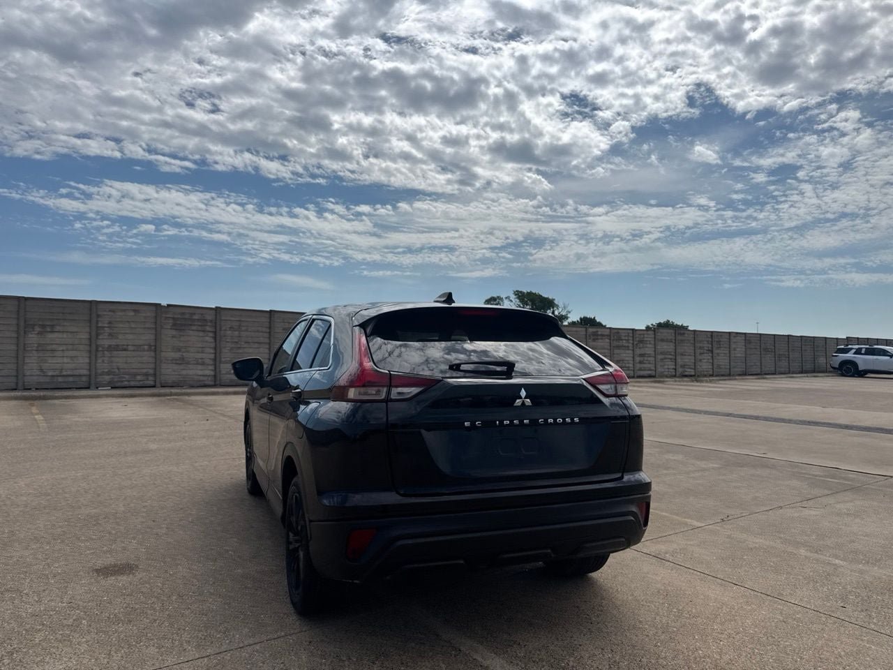 Used 2023 Mitsubishi Eclipse Cross LE AWD/4WD image 16