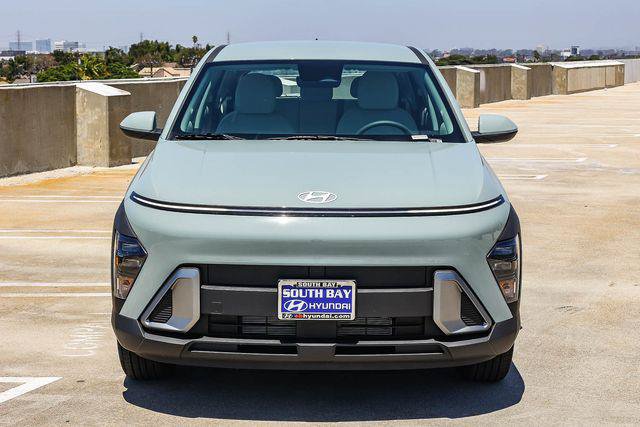 New 2027 Hyundai Kona SE FWD image 2