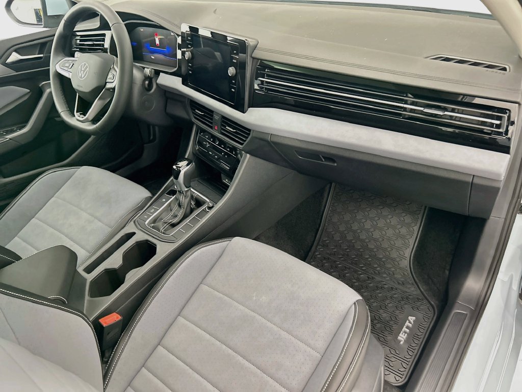 New 2027 Volkswagen Jetta SE FWD image 15