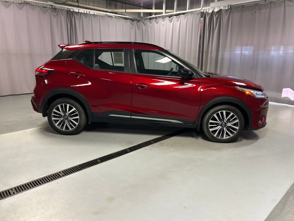 Used 2023 Nissan Kicks SR w/ SR Premium Package FWD image 8