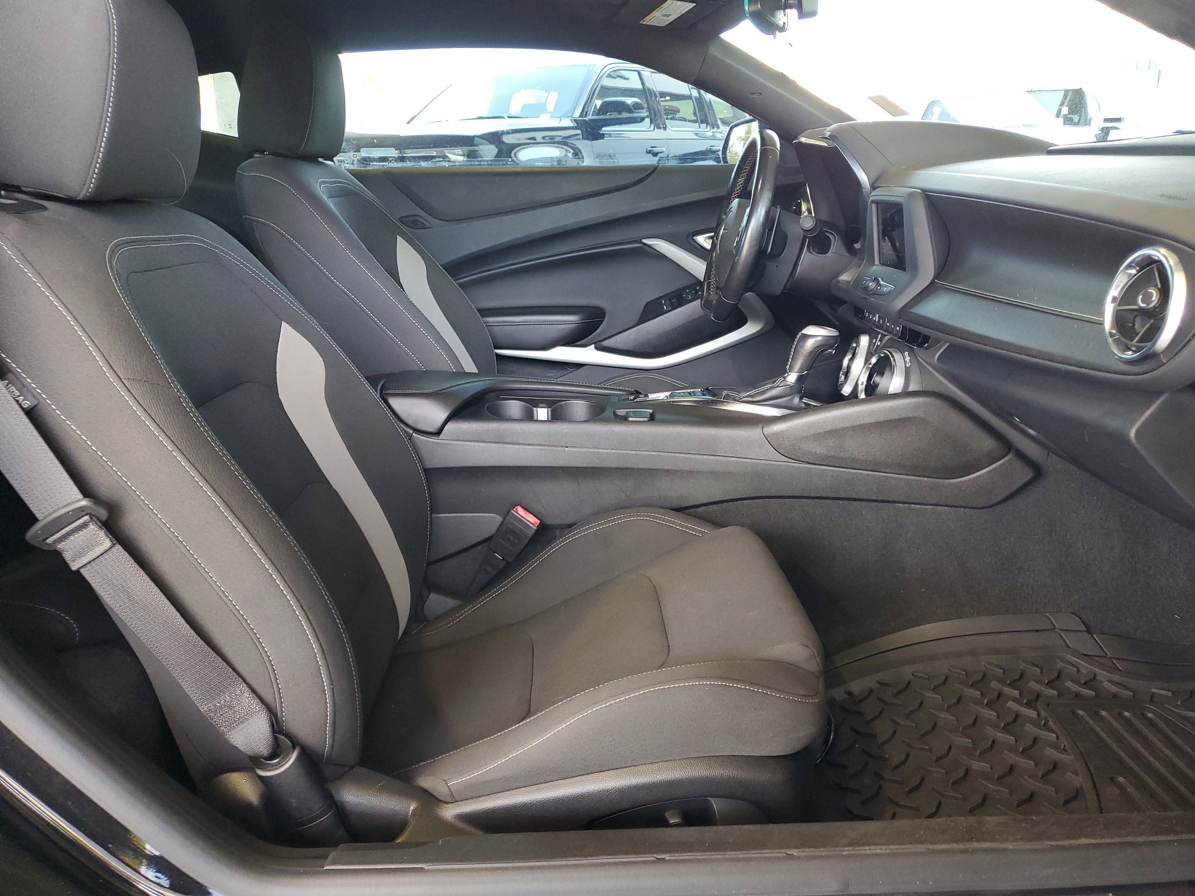 Used 2022 Chevrolet Camaro LS RWD image 4