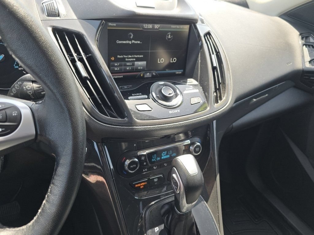 Used 2015 Ford Escape Titanium AWD/4WD image 27