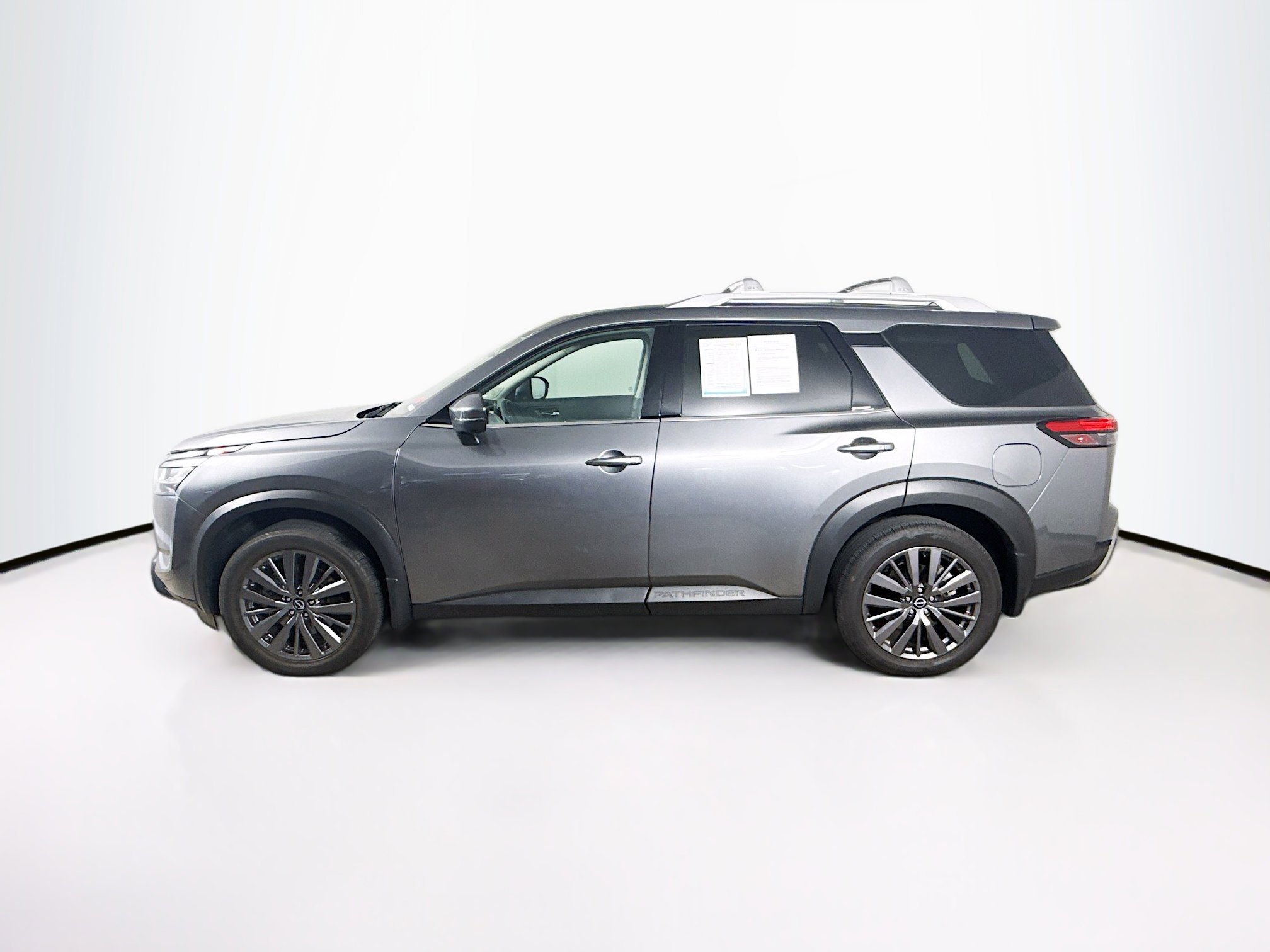 Used 2023 Nissan Pathfinder SL w/ SL Premium Package image 7