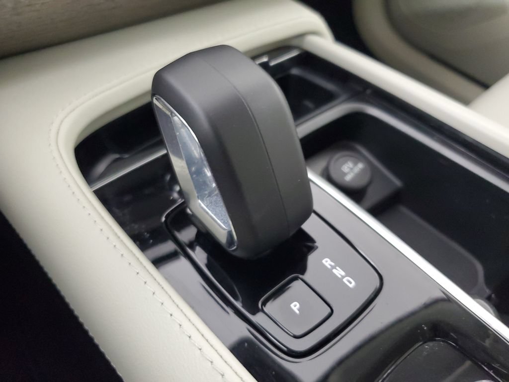 Certified 2023 Volvo XC90 B6 Core w/ Protection Package Premier AWD/4WD image 34