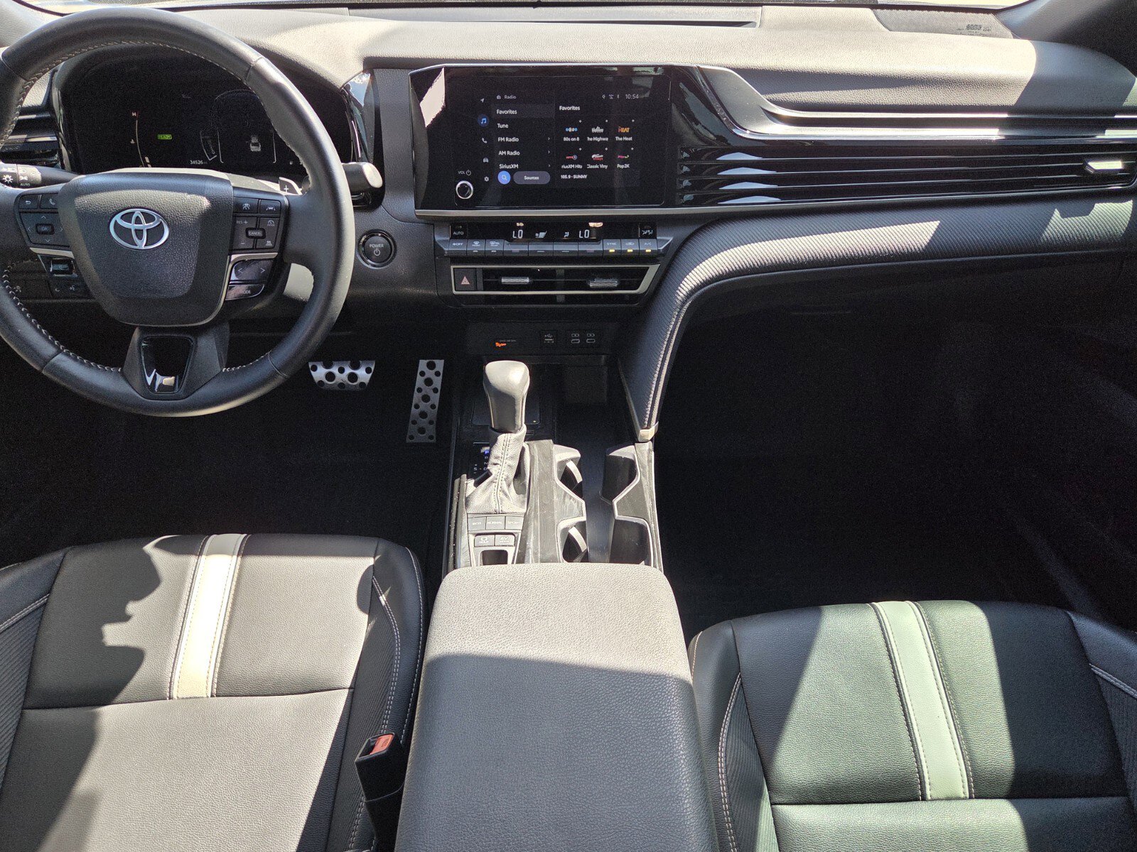 Used 2025 Toyota Camry SE image 7