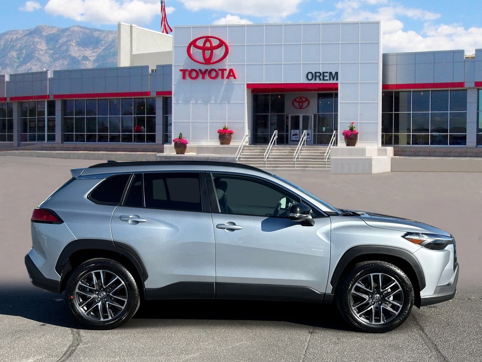 Used 2026 Toyota Corolla Cross XLE w/ Convenience Package image 3