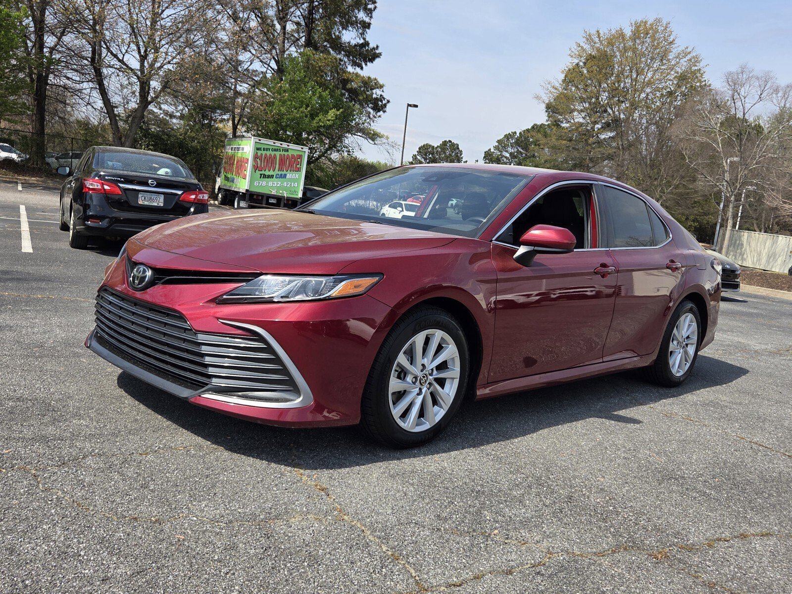 Used 2022 Toyota Camry LE image 3