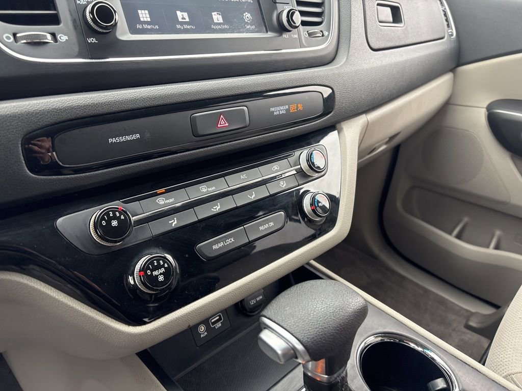 Used 2021 Kia Sedona LX image 50