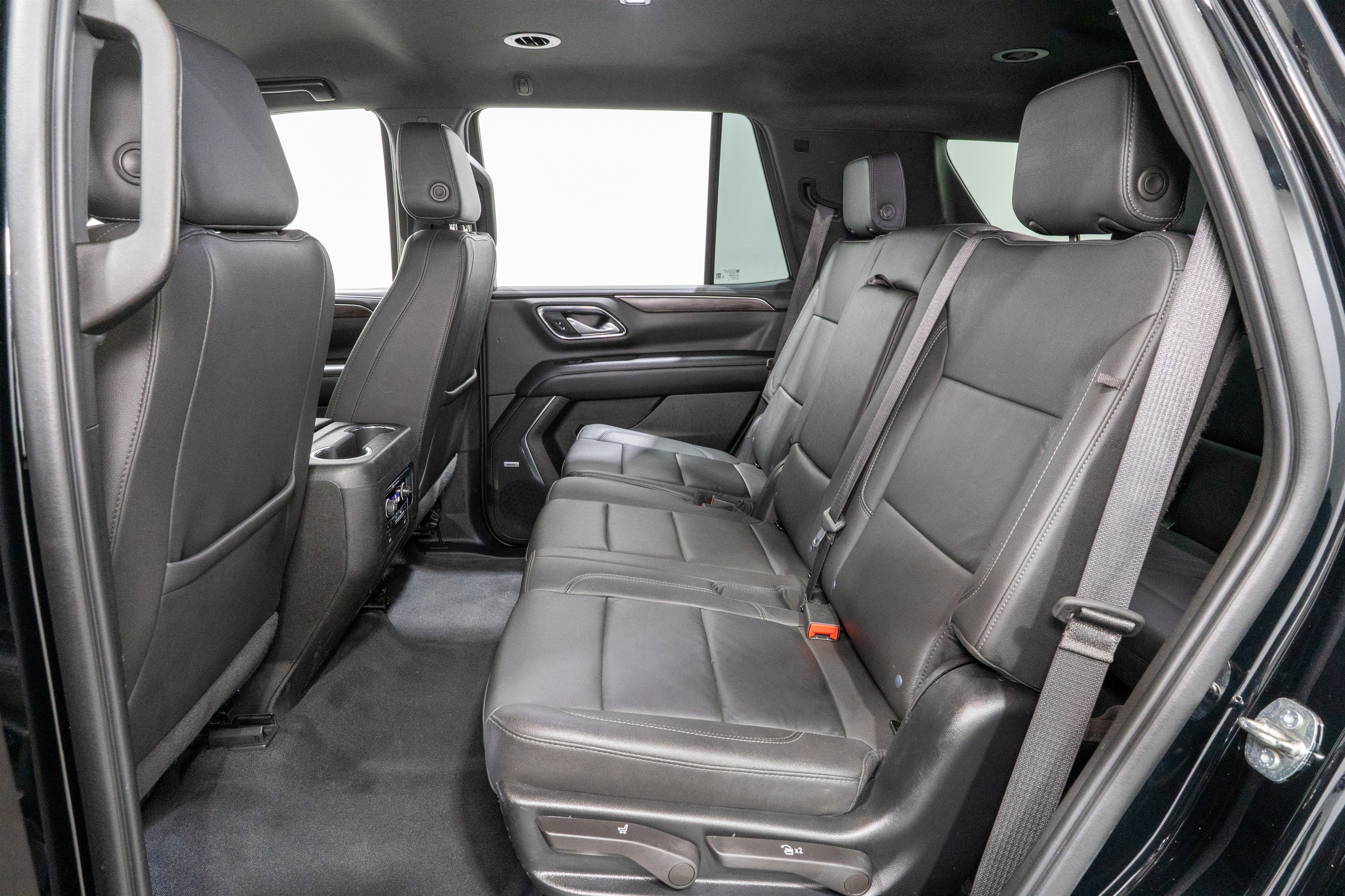 Used 2022 Chevrolet Tahoe LT w/ Luxury Package AWD/4WD image 30