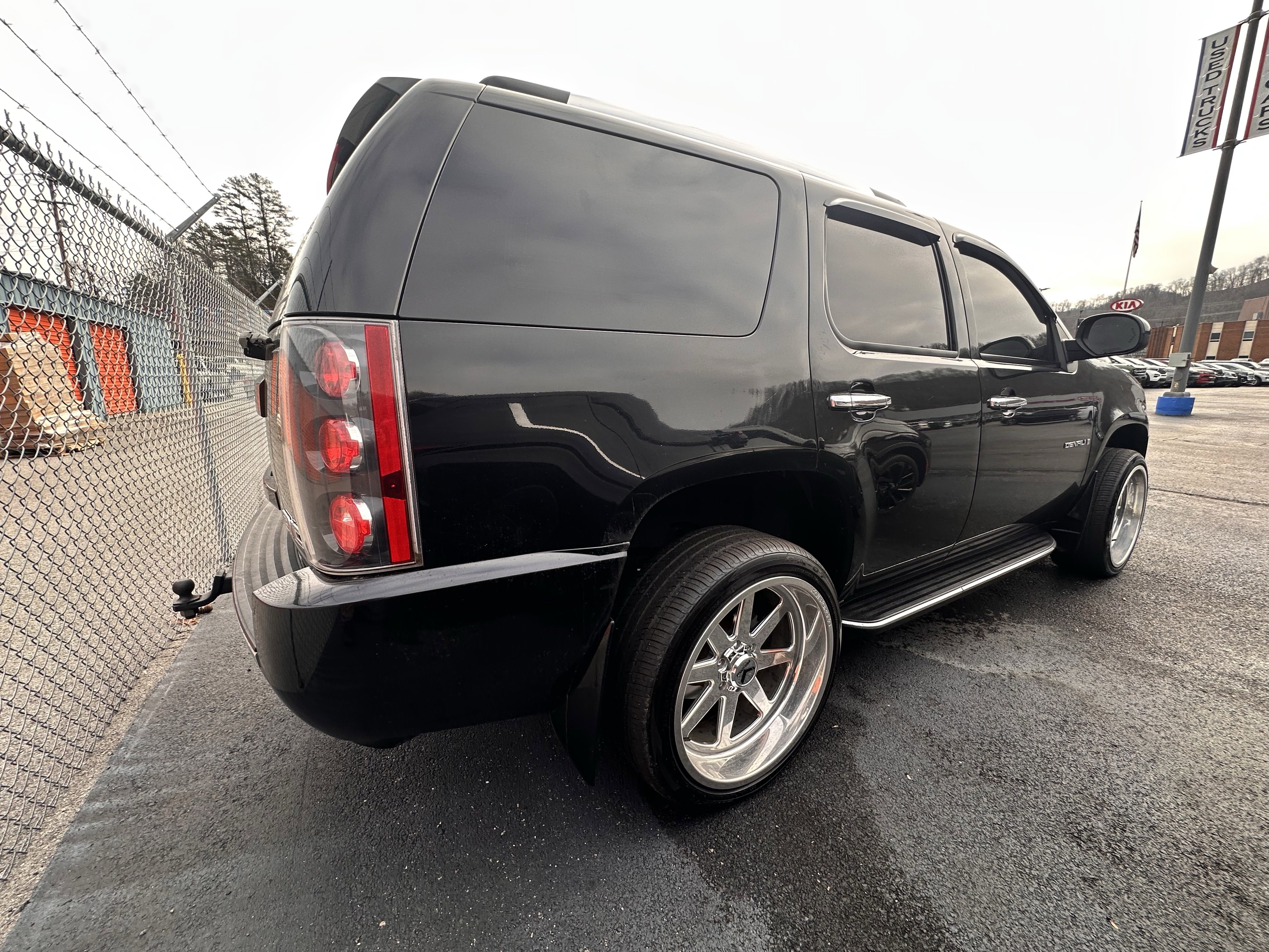 Used 2007 GMC Yukon Denali image 16