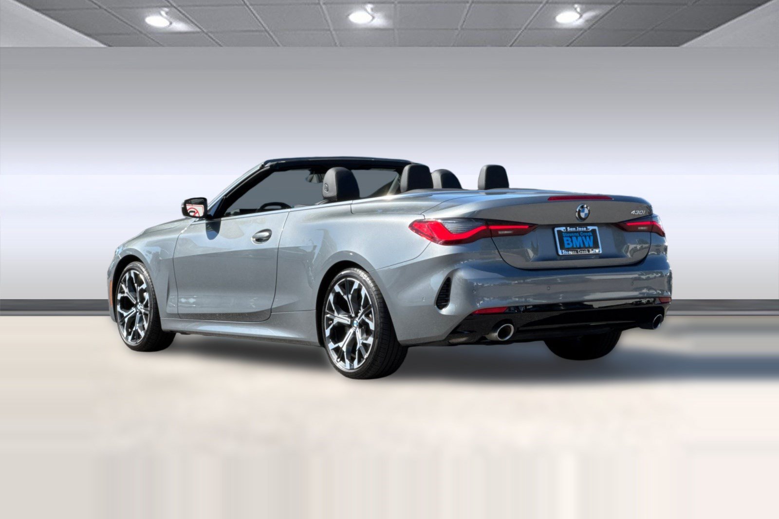 Used 2025 BMW 430i Convertible w/ Convenience Package RWD image 3