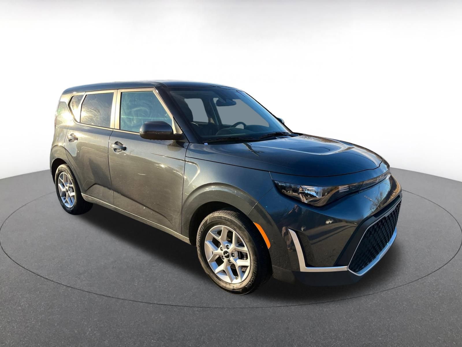 Used 2025 Kia Soul LX w/ LX Technology Package image 1