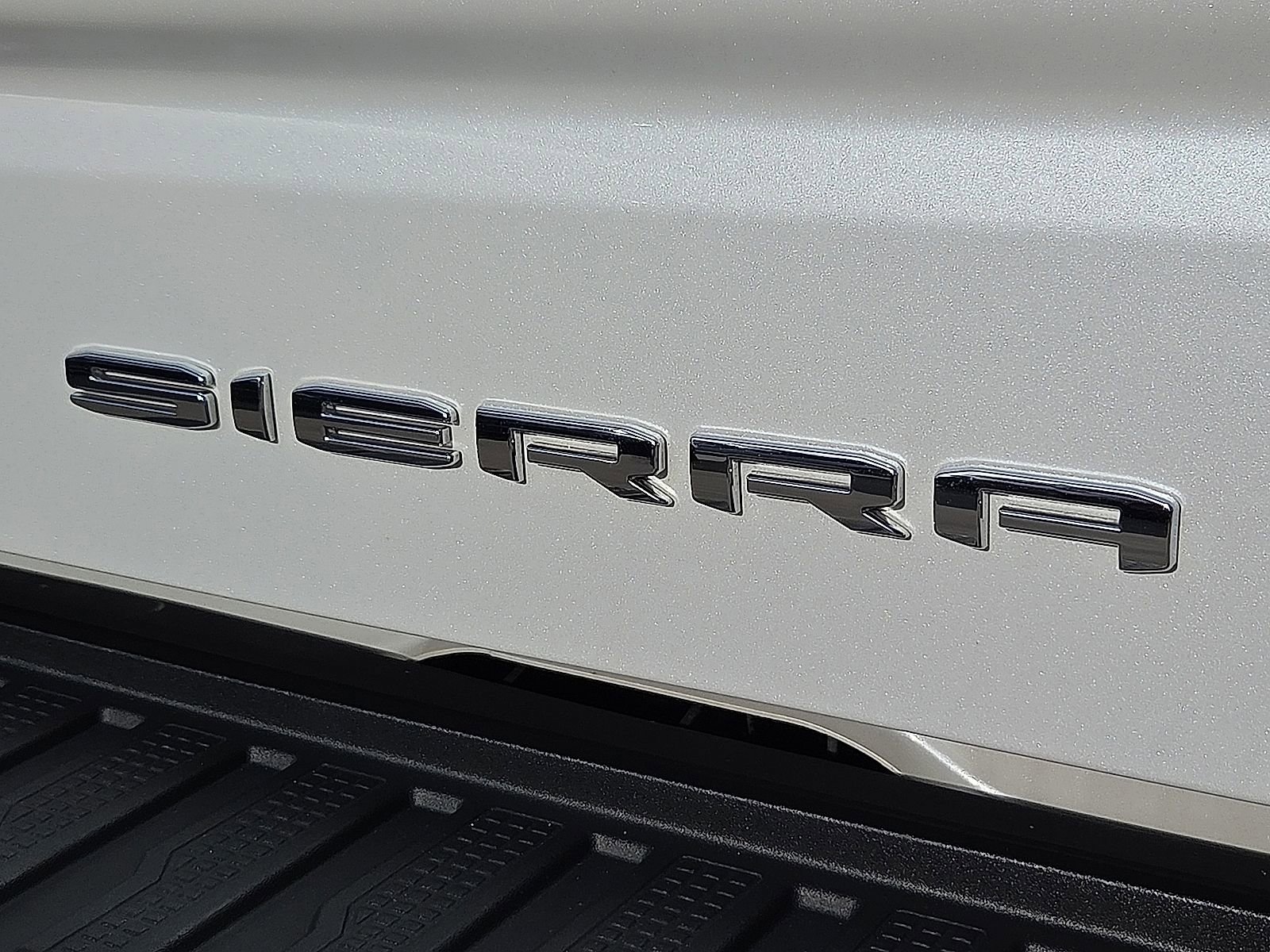 Used 2023 GMC Sierra 1500 Denali Ultimate image 9