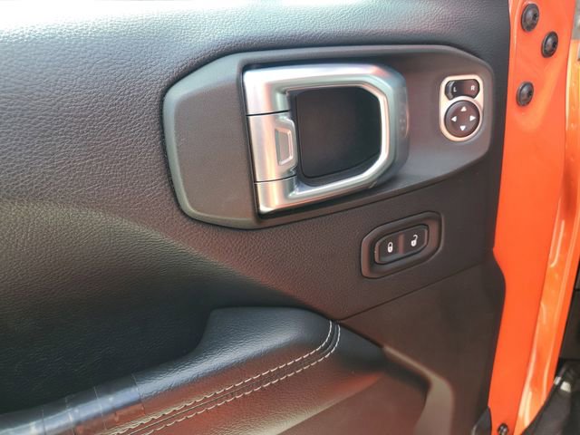 Used 2018 Jeep Wrangler Unlimited Sahara image 14