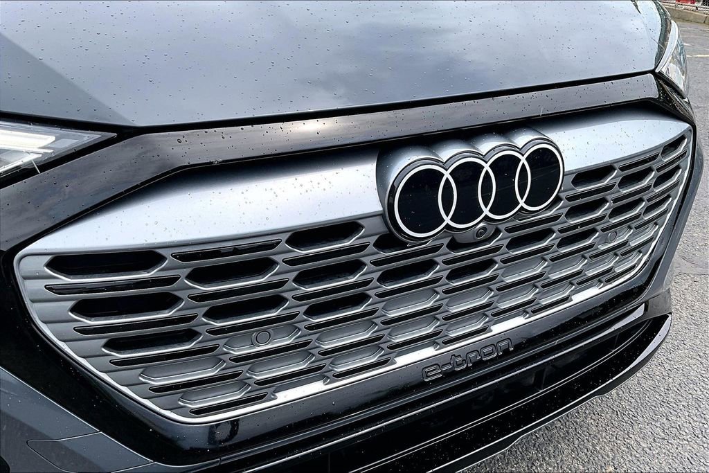 Used 2024 Audi Q8 e-tron Premium Plus w/ Premium Plus Package AWD/4WD image 33