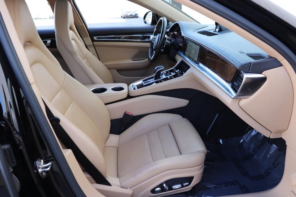 Used 2018 Porsche Panamera 4 image 30