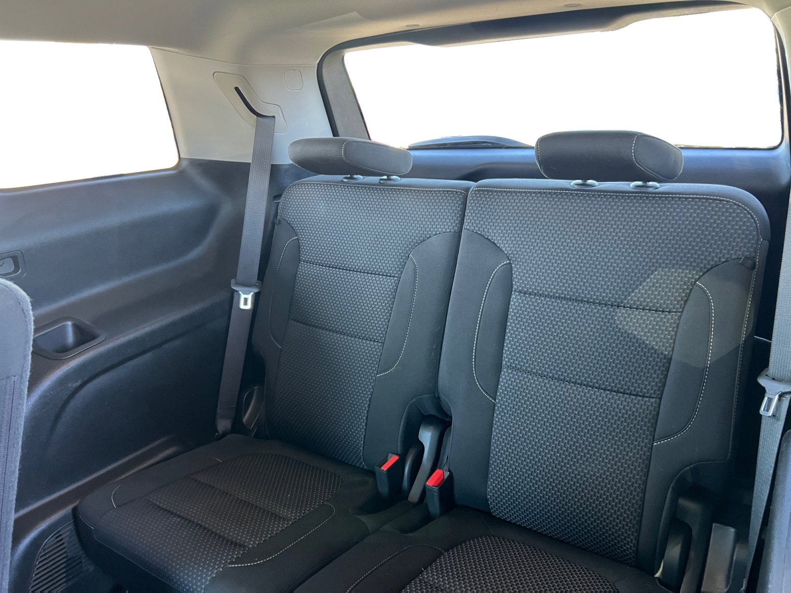 Used 2023 GMC Acadia SLE w/ Driver Convenience Package image 12