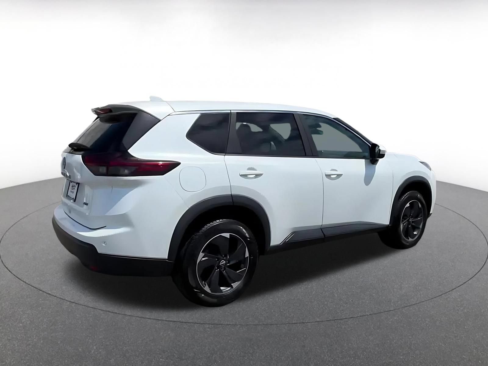 Used 2025 Nissan Rogue SV AWD/4WD image 13