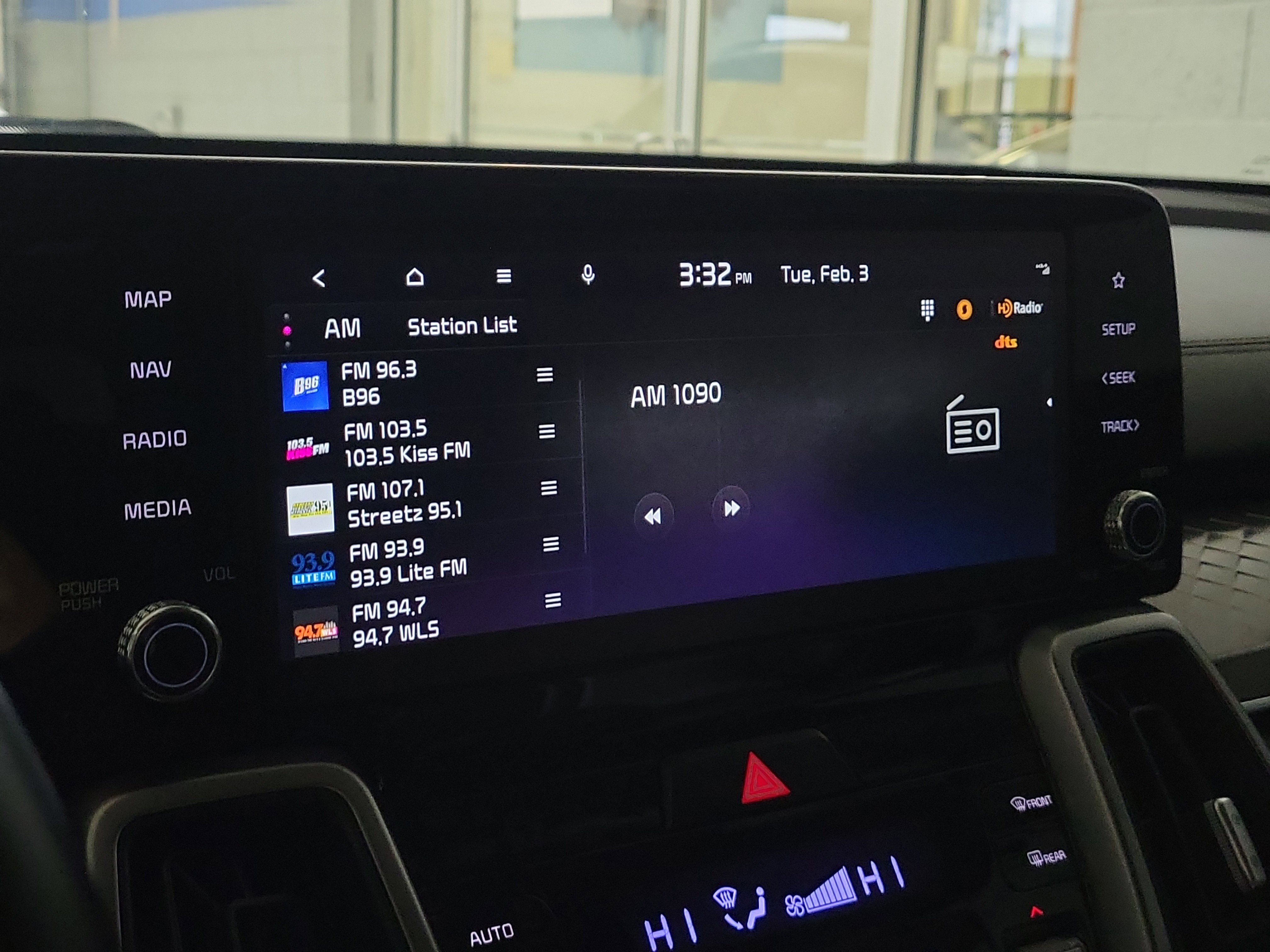 Used 2023 Kia Sorento S image 30