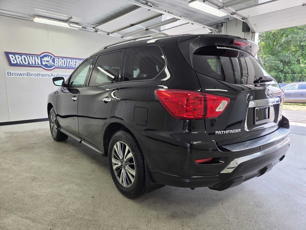 Used 2019 Nissan Pathfinder SV AWD/4WD image 9