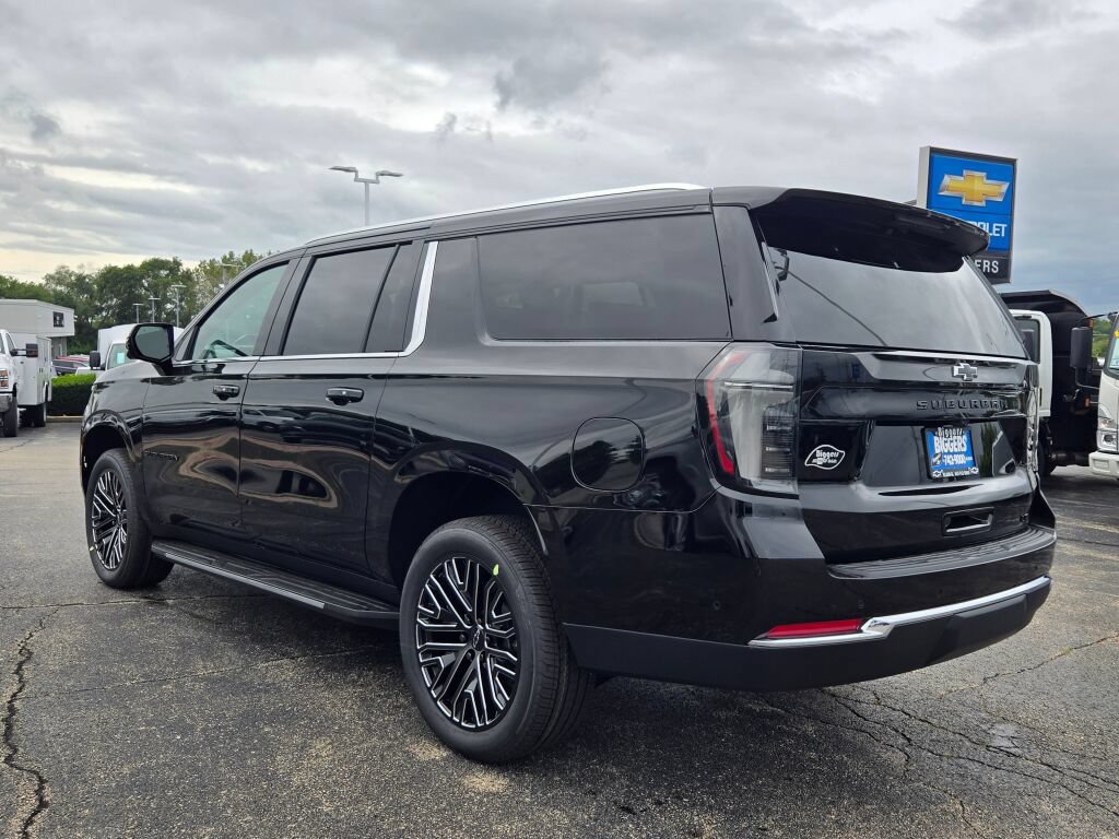 New 2026 Chevrolet Suburban LT w/ Comfort Package AWD/4WD image 16