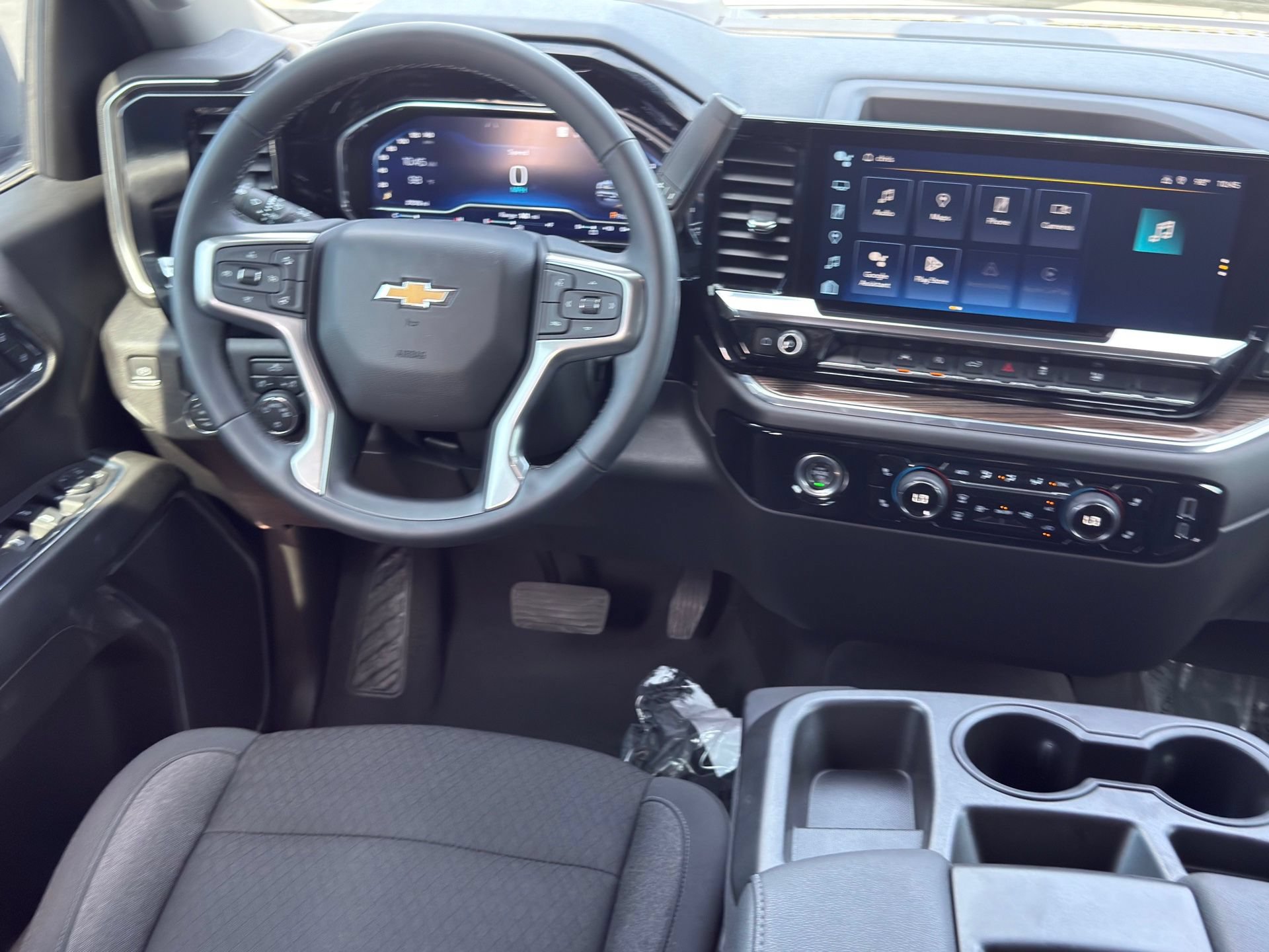 Used 2024 Chevrolet Silverado 1500 LT RWD image 29