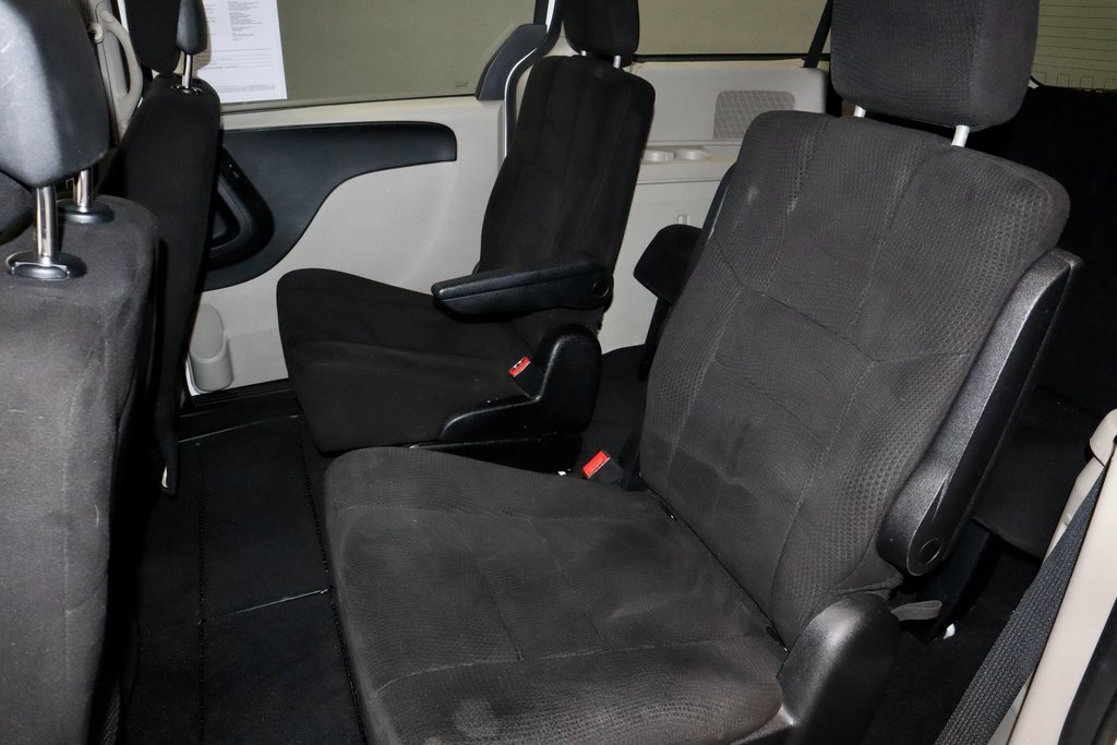 Used 2012 Dodge Grand Caravan SE image 19