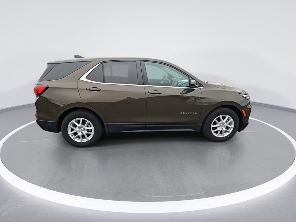 Used 2023 Chevrolet Equinox LT FWD image 9