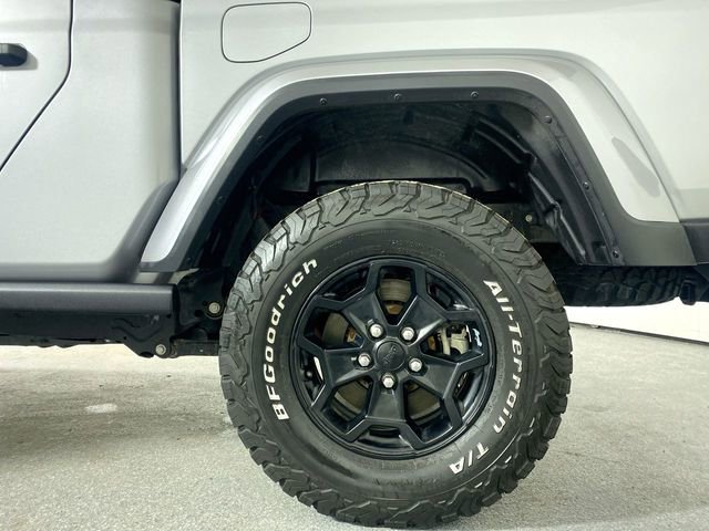 Used 2021 Jeep Gladiator Willys image 6