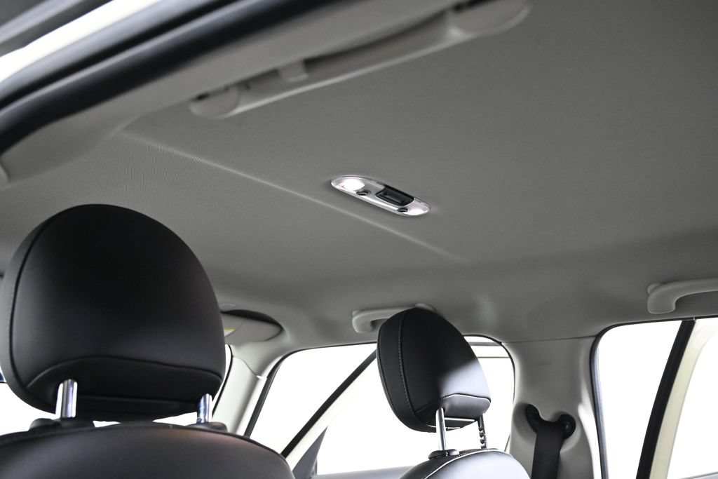 Certified 2022 MINI Cooper 4-Door Hardtop FWD image 25