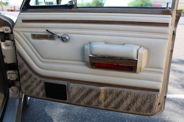 Used 1990 Jeep Grand Wagoneer image 67