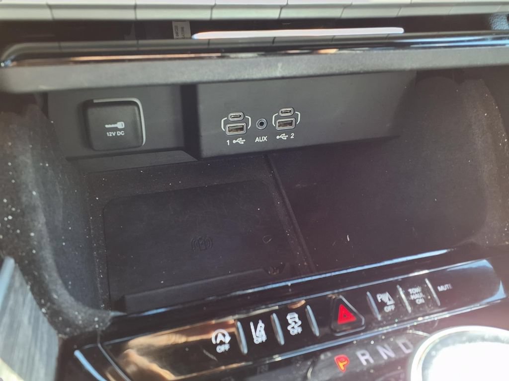 Used 2023 Jeep Wagoneer L Series II AWD/4WD image 9