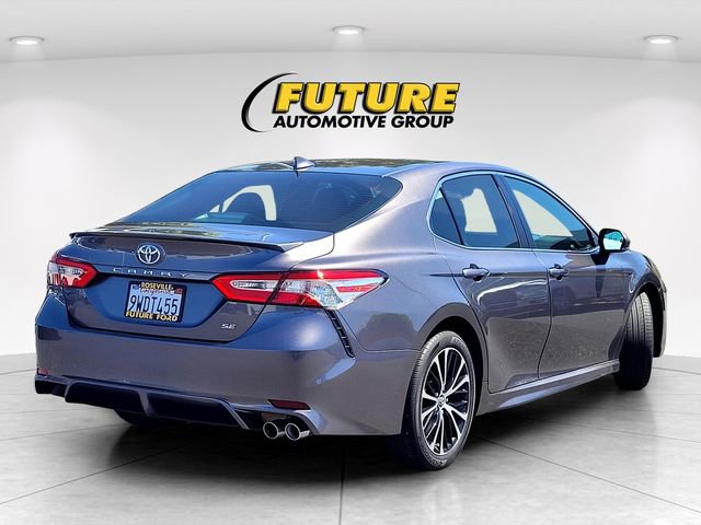 Used 2020 Toyota Camry SE w/ Convenience Package image 4