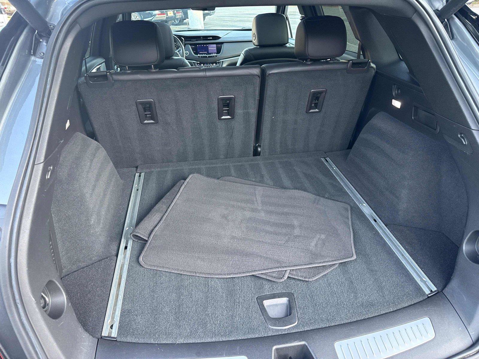 Used 2020 Cadillac XT5 Premium Luxury w/ LPO, Floor Liner Package FWD image 31