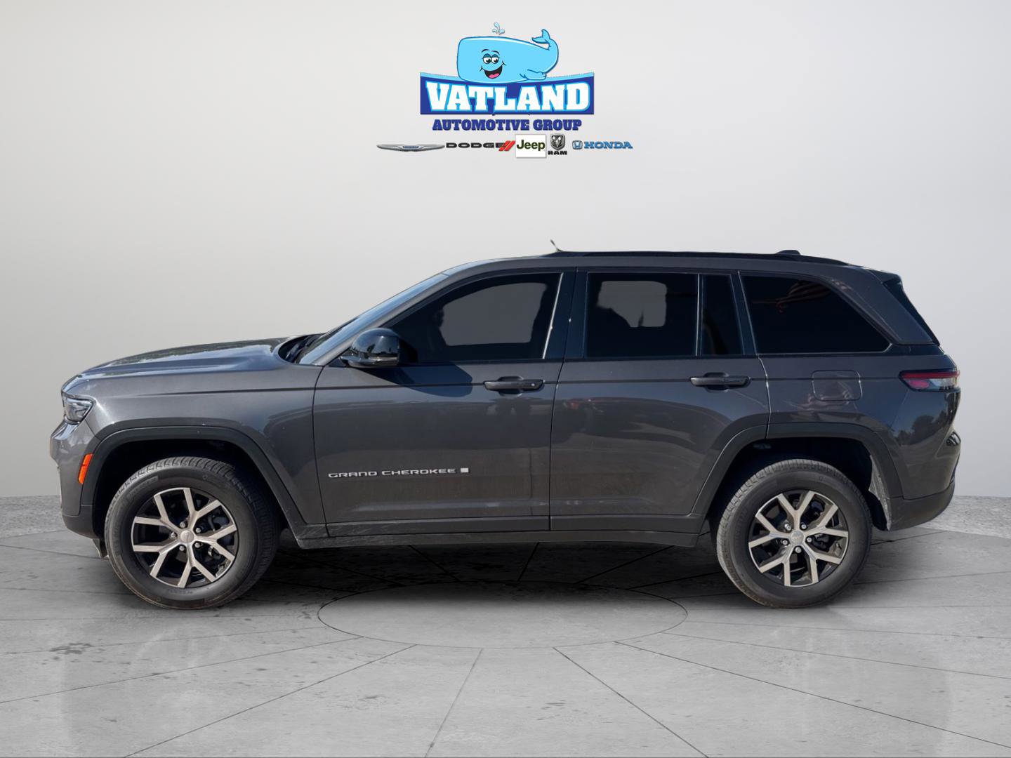 Certified 2024 Jeep Grand Cherokee Limited image 6