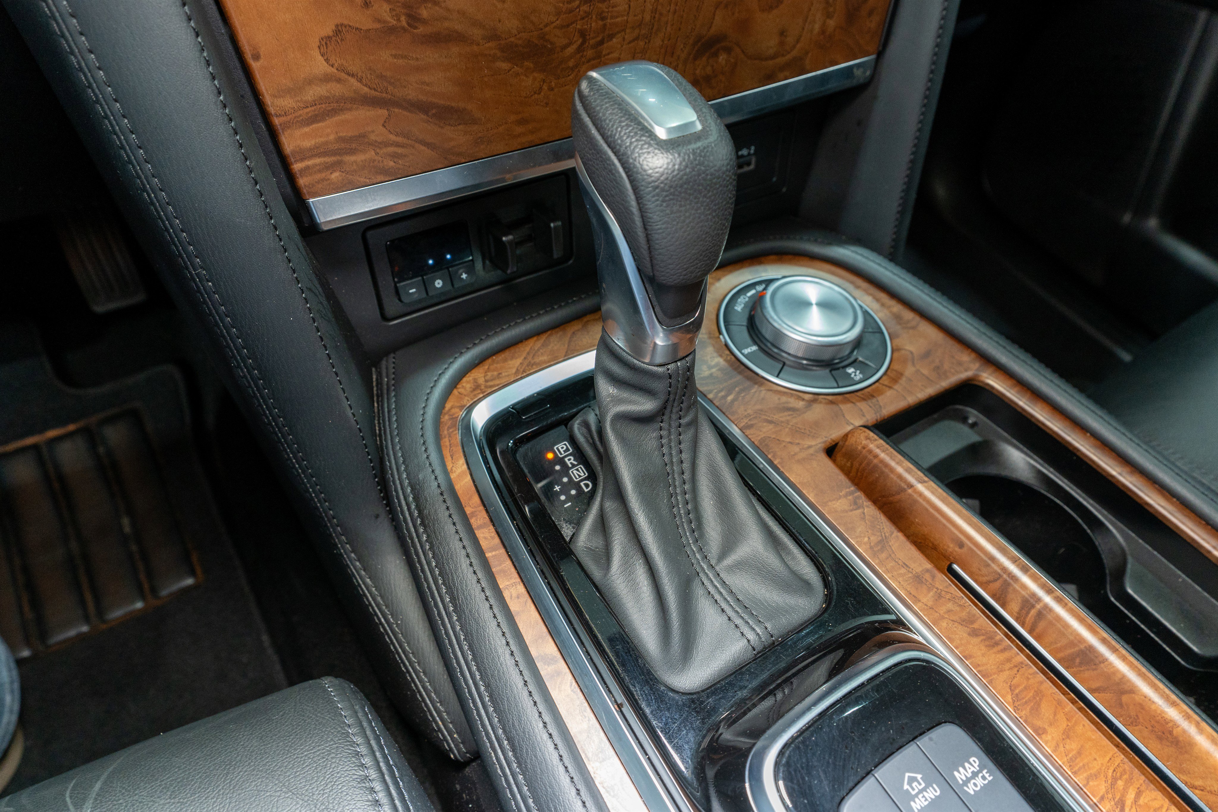 Used 2024 Nissan Armada SL w/ Captain's Chairs Package image 24