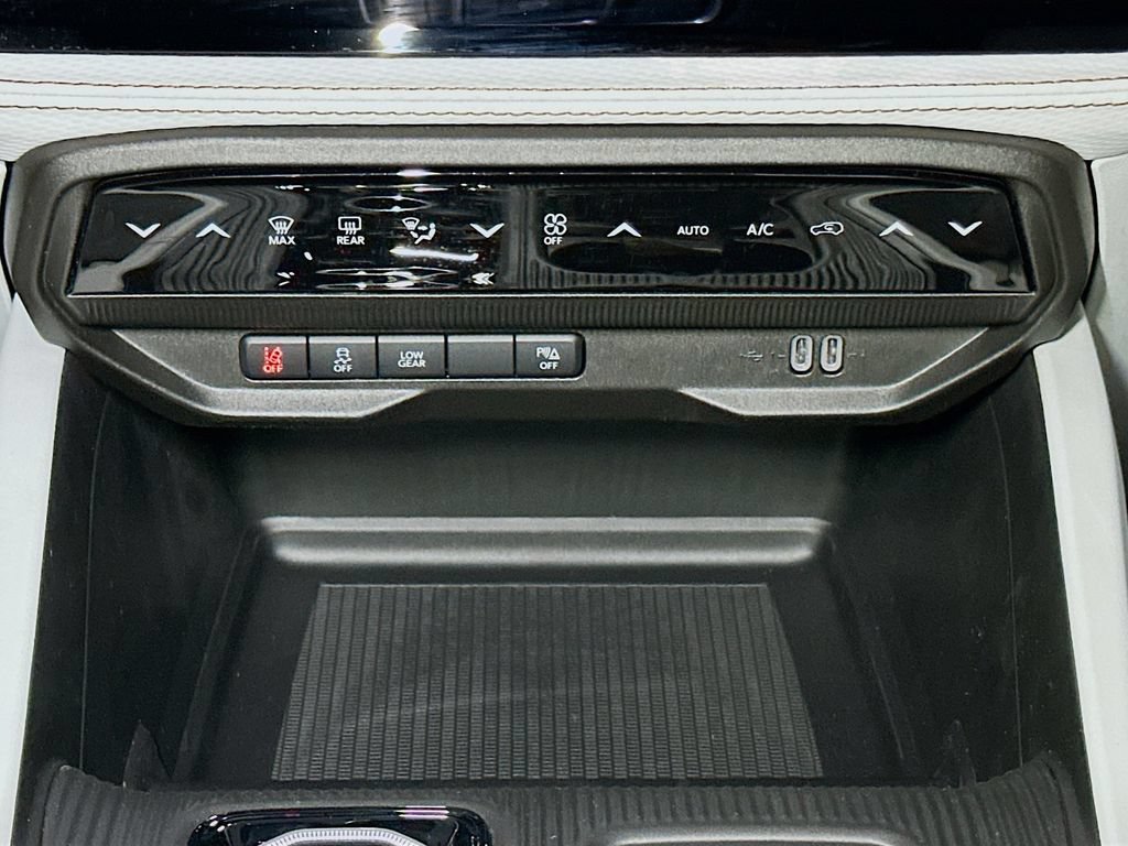 New 2026 Jeep Cherokee Limited AWD/4WD image 10