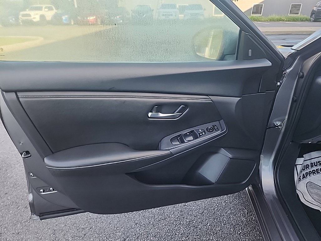 Certified 2023 Nissan Sentra SV FWD image 11